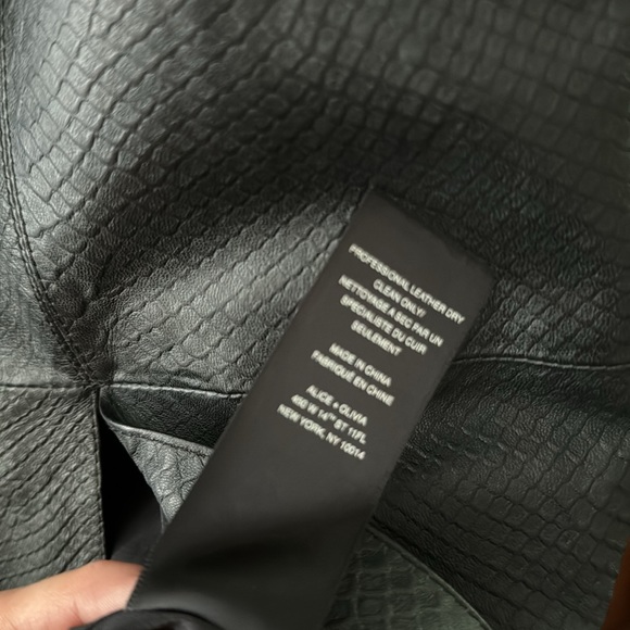 NWT ALICE & OLIVIA LAMBSKIN LEATHER MIDI LENGTH SKIRT. SIZE 10. - Picture 10 of 12